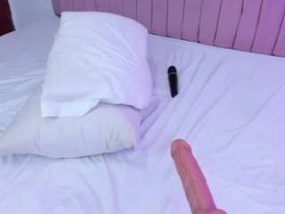 ariianna-vega Live Webcam on CamSoda