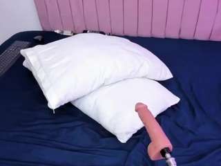 ariianna-vega's CamSoda show and profile