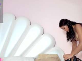 lara-holmes from CamSoda is Freechat