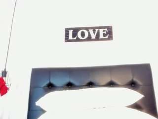 mellanny-brown webcam