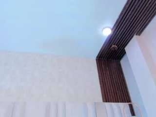 imdani's CamSoda show and profile