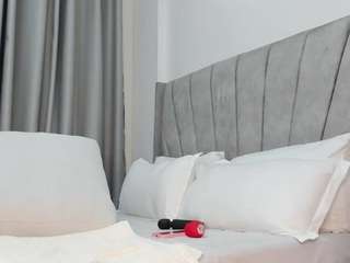 hot-mamacitah's CamSoda show and profile