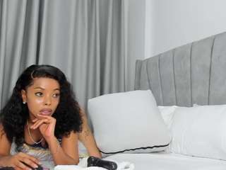 Live webcam model hot-mamacitah on Soda Cams