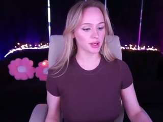 le modèle lylayeess est en webcam porno dans un show sur le site camsoda, il possède les tags suivants: anal toys,no drinking,wet,toys,striptease,strip,squirt,spank,smoking,skinny,shaved pussy,pussy,public,pink,ass bouncing,oil,nipple piercings,dildo,asshole,bedroom