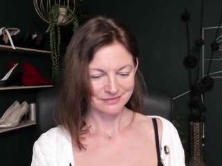 VivianKiss
