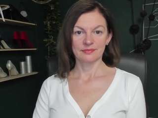 VivianKiss