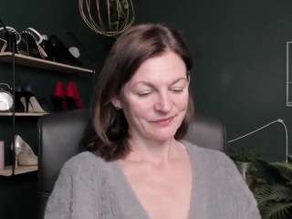 VivianKiss