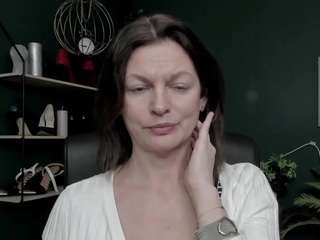 viviankiss webcam model