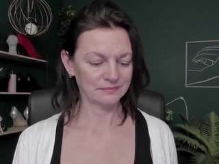 viviankiss's CamSoda show and profile