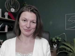 Live webcam model viviankiss on Soda Cams