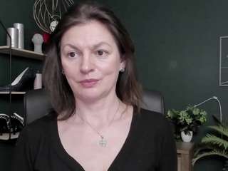 viviankiss's CamSoda show and profile