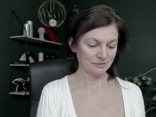 viviankiss's CamSoda show and profile