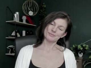 viviankiss's CamSoda show and profile