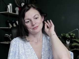 VivianKiss