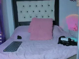 arianna-michaelson's Live Sex Cam Show