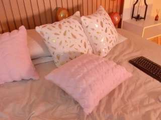 karlagonzales Live Webcam on CamSoda