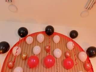 karlagonzales Live Webcam on CamSoda