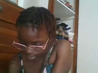 horny-ella01