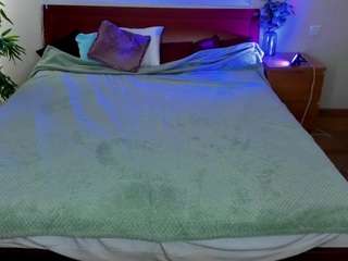 Cam To Cam Chat Adult chris-meow camsoda