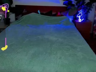 chris-meow's Live Sex Cam Show