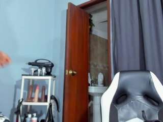 coco-kiiss Sex Cam Show