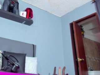 Coco-Kiiss live webcam show