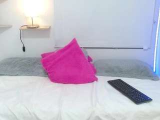  julia-bust chat room