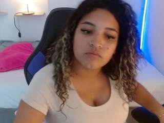 JULIA-BUST