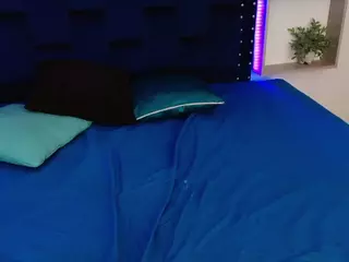 JULIA-BUST's Live Sex Cam Show