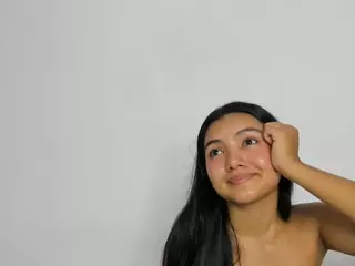Emi-latingirl's Live Sex Cam Show