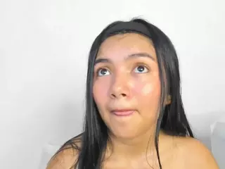 Emi-latingirl's Live Sex Cam Show