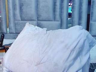 kinkyhousewifee webcam