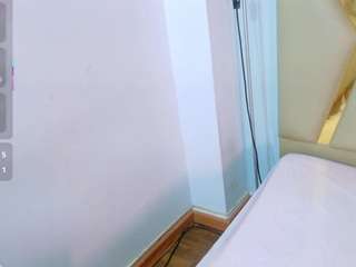 kinkyhousewifee webcam
