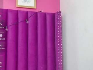 kinkyhousewifee webcam model