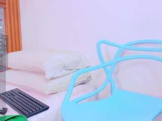 kinkyhousewifee Live Webcam on CamSoda