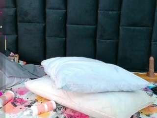 kinkyhousewifee Ohmib live webcam