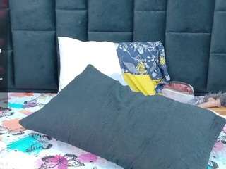 kinkyhousewifee webcam