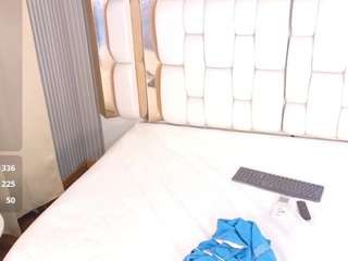 kinkyhousewifee webcam