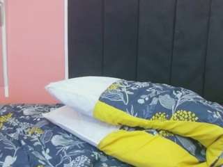 kinkyhousewifee webcam