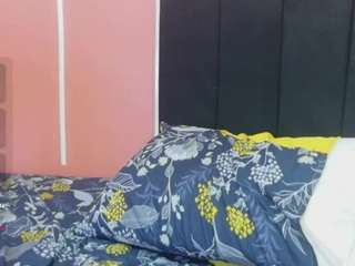 kinkyhousewifee webcam