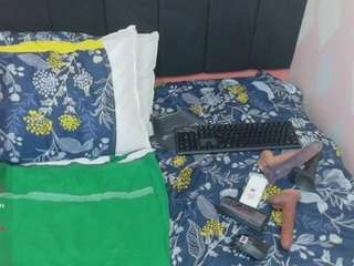 kinkyhousewifee webcam