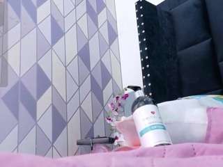 kinkyhousewifee webcam