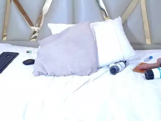 kinkyhousewifee's Live Sex Cam Show