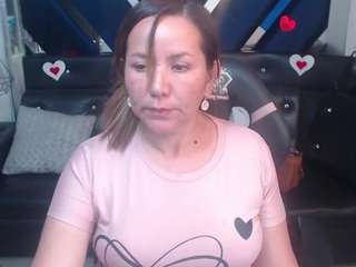 maissa-luv's CamSoda show and profile