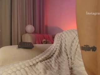 le modèle iam-rojita est en webcam porno dans un show sur le site camsoda, il possède les tags suivants: ass,no smoking,young-adult,toys,teen-18,tease,tattoos,strip,spank,sex-toys,ride-torso,red hair,asshole,orgasm,no drinking,lovense,gape,fingers,fake tits,cum