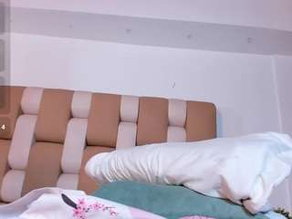  saracorraless chat room