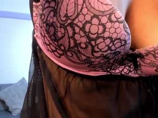 saracorraless Live Webcam on CamSoda