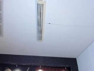 saracorraless live cam profile