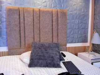 saracorraless Sex Cam Show