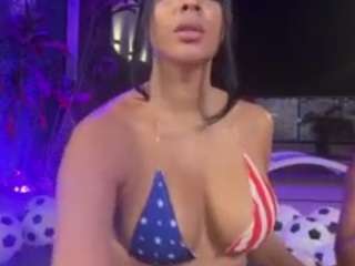Live cam show with SweetMeggan